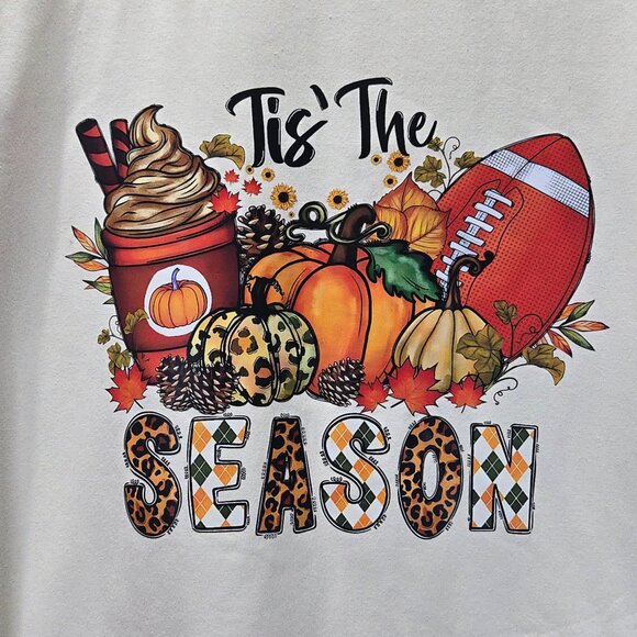 New Women’s “Tis the Season” Football Graphic T-Shirt – Size Medium - Picture 3 of 6
